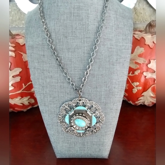 Turquoise Style Medallion Like Statement Necklace - Picture 8 of 14